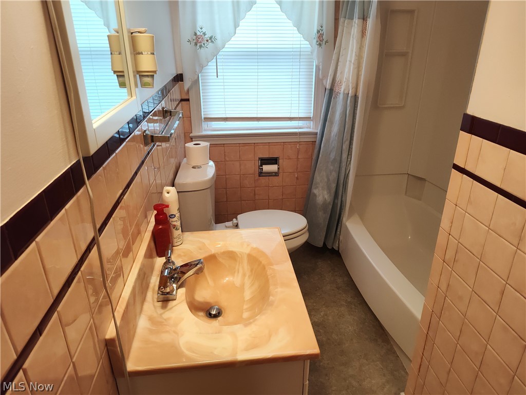 Holmes Trlife Estate - Residential