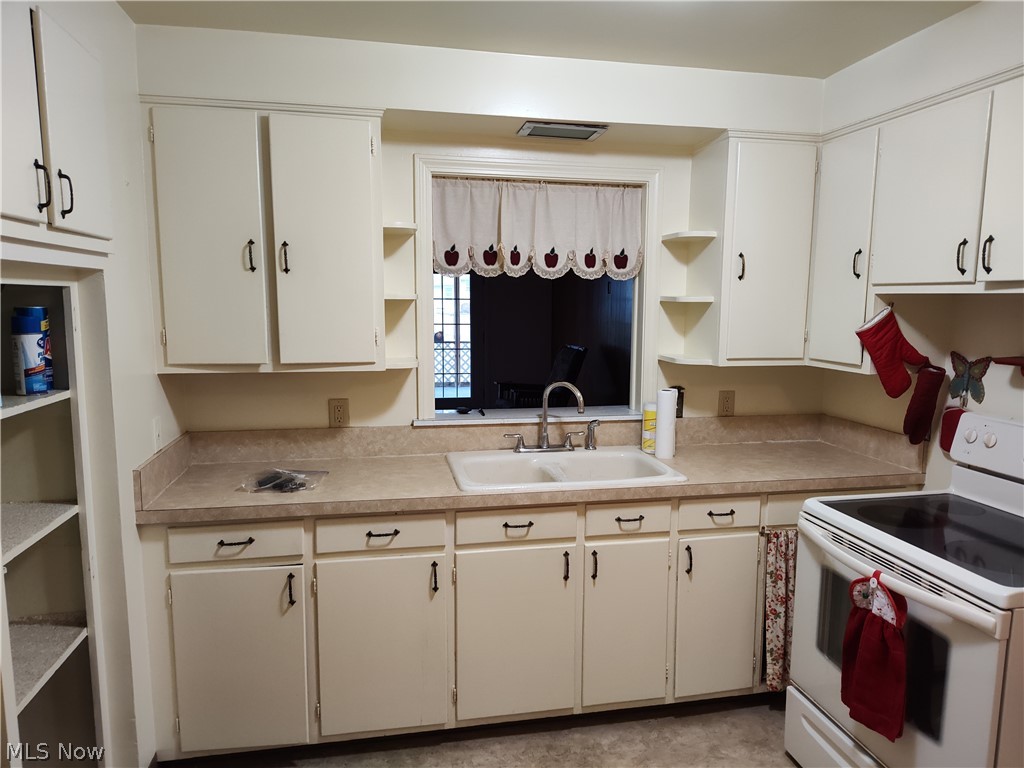 Holmes Trlife Estate - Residential