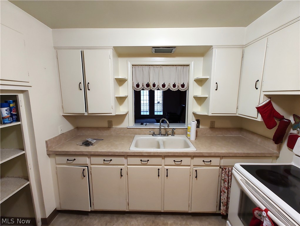 Holmes Trlife Estate - Residential