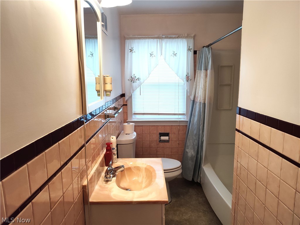 Holmes Trlife Estate - Residential