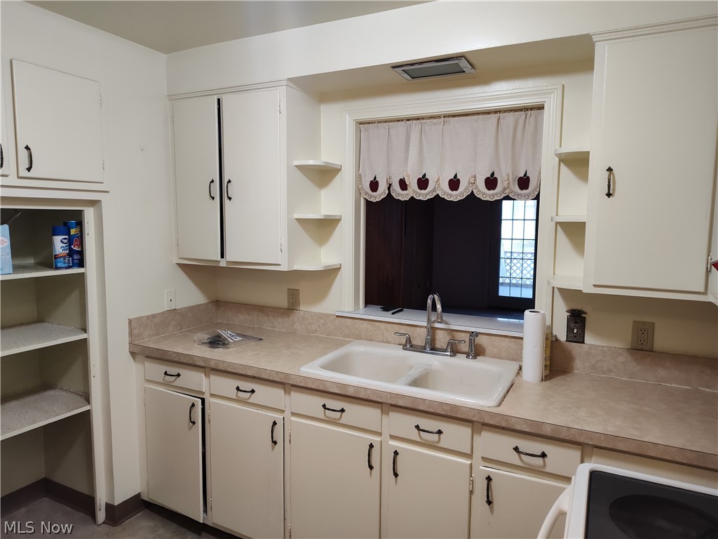 Holmes Trlife Estate - Residential