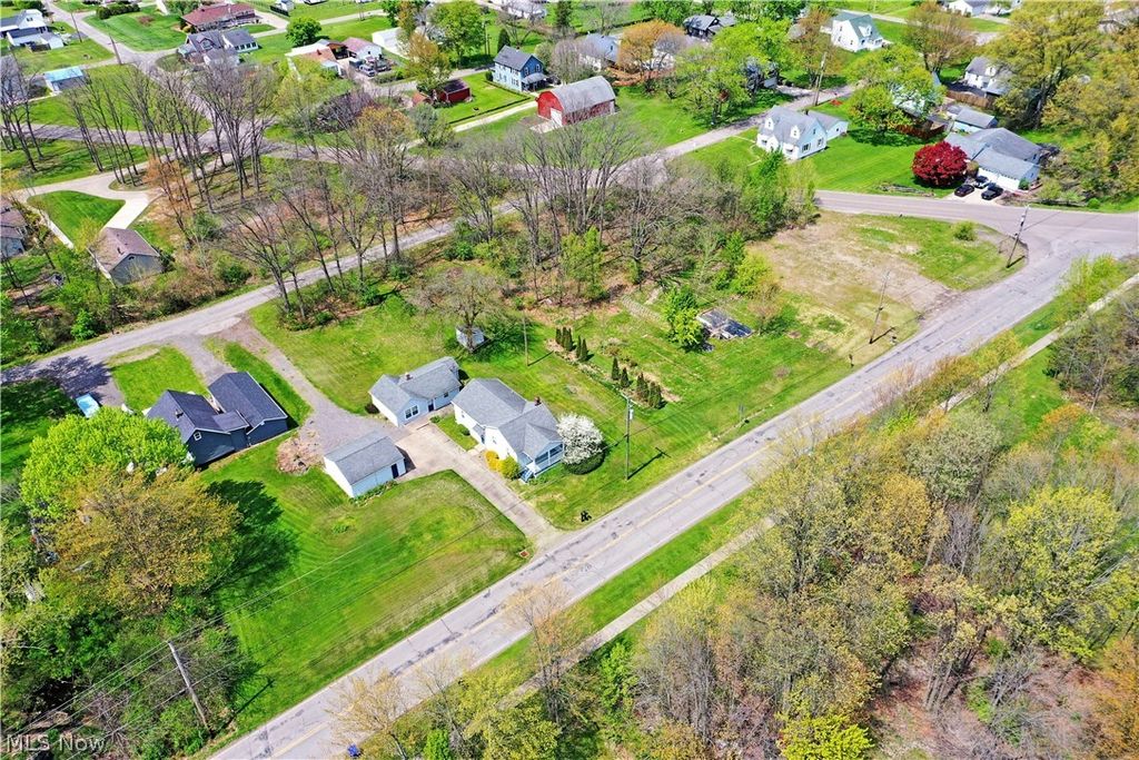 Photo of 406 McDonald Avenue, McDonald, OH 44437 (MLS # 5207806)