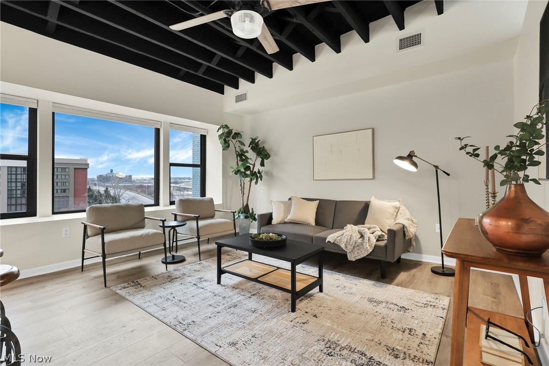 78 E Chestnut Street 608