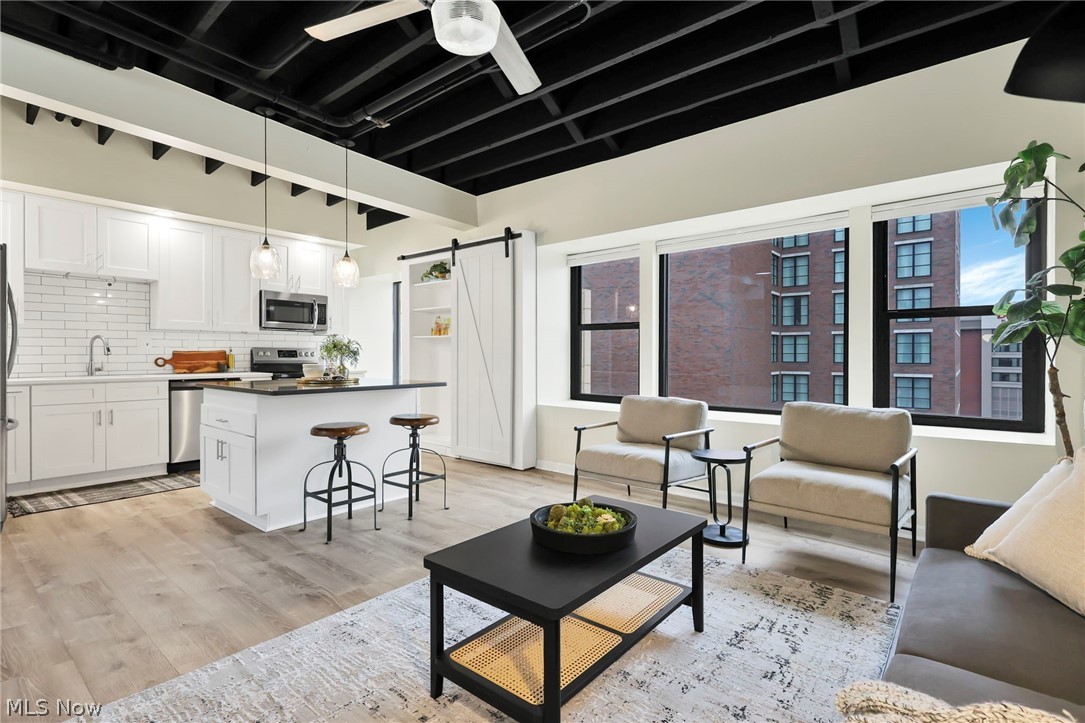 78 E Chestnut Street 608