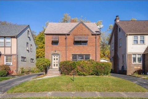 Homes For Sale - 3575 Grosvenor Road<br/> Cleveland Heights, OH 44118