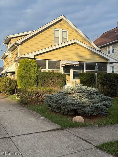 Homes For Sale - 3810 Highland Road<br/> Cleveland, OH 44111