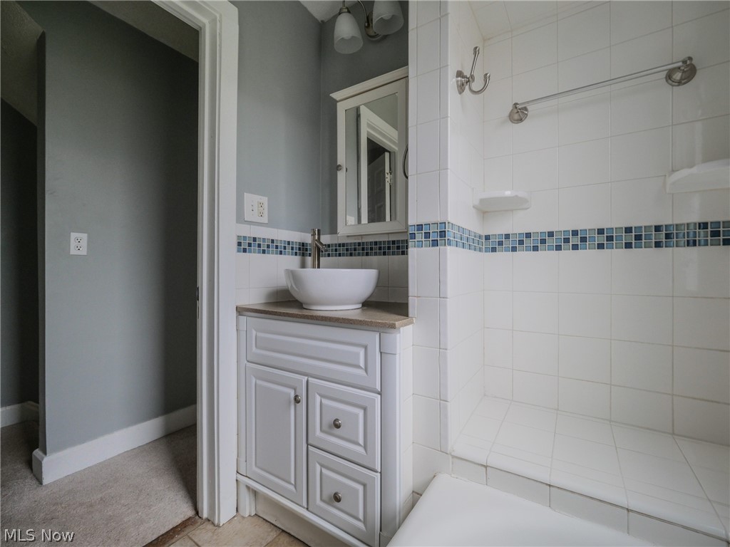 Walter H Tellings Oakmont - Residential