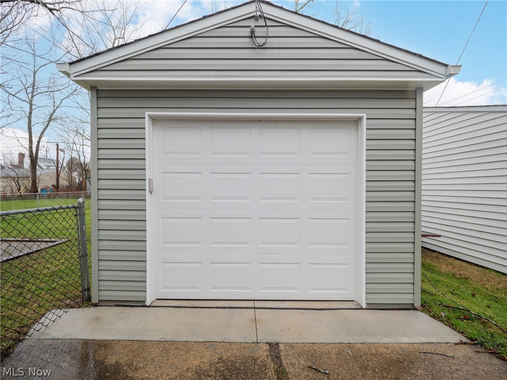 Walter H Tellings Oakmont - Residential