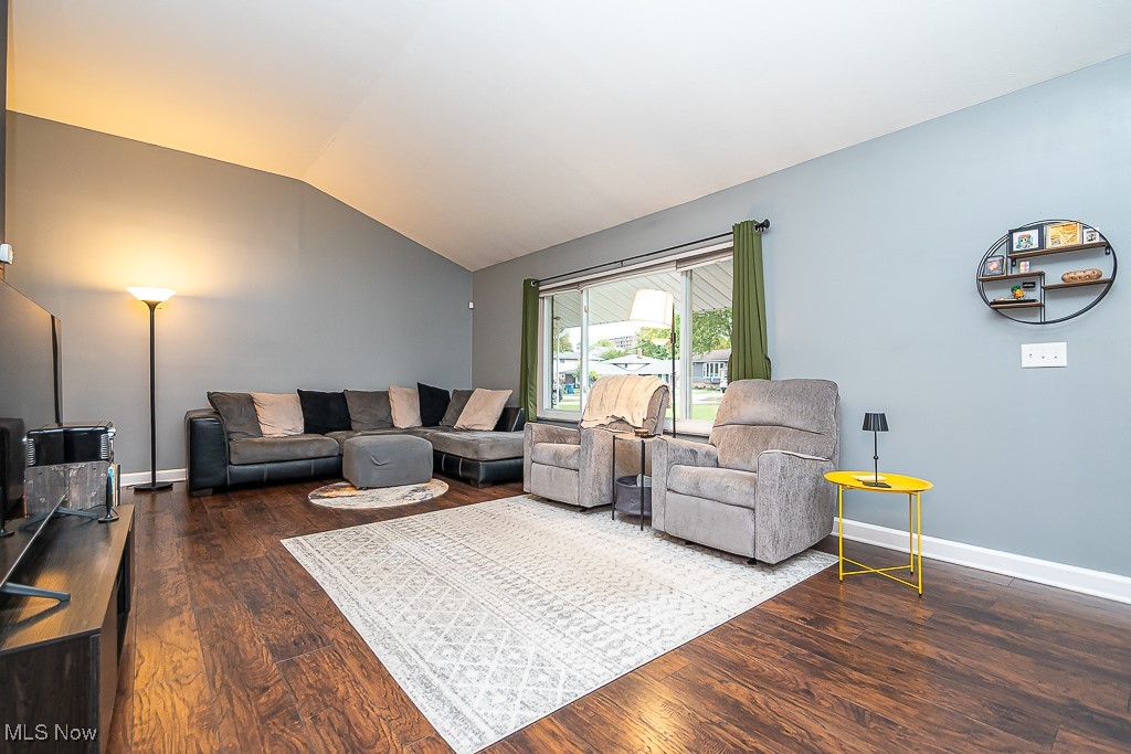 6996 Greenbriar Drive