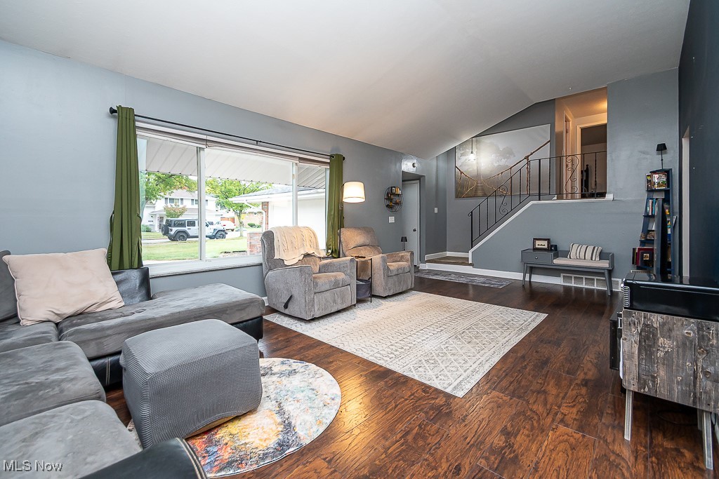 6996 Greenbriar Drive