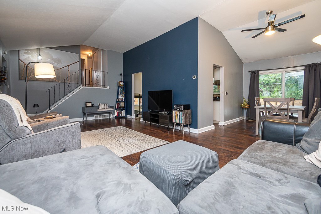 6996 Greenbriar Drive