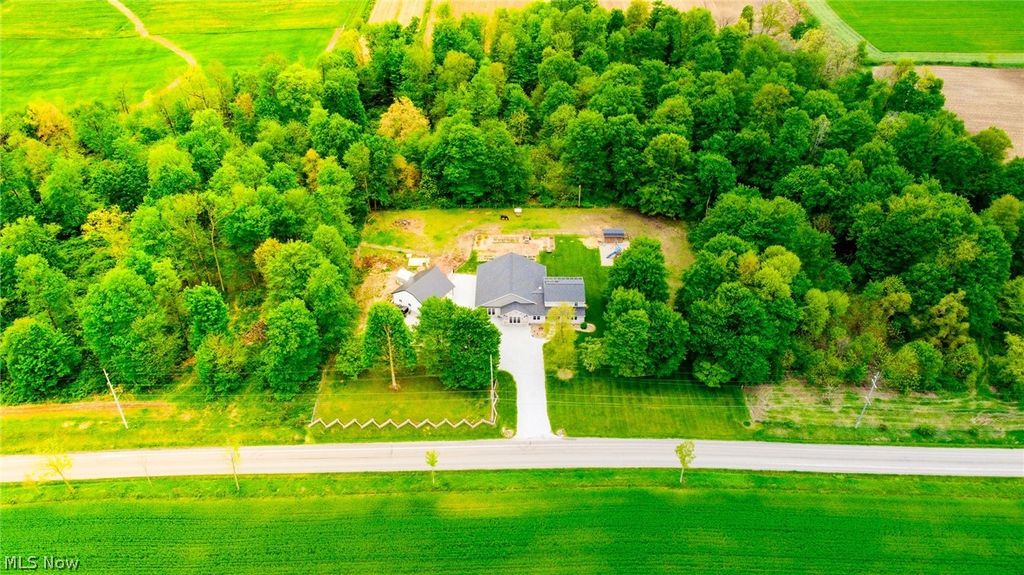 Photo of 6401 E Moreland Road, Fredericksburg, OH 44627 (MLS # 5210919)