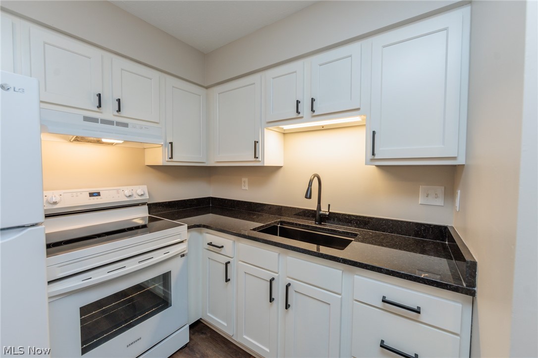 Greenwich Vill Condo - Residential