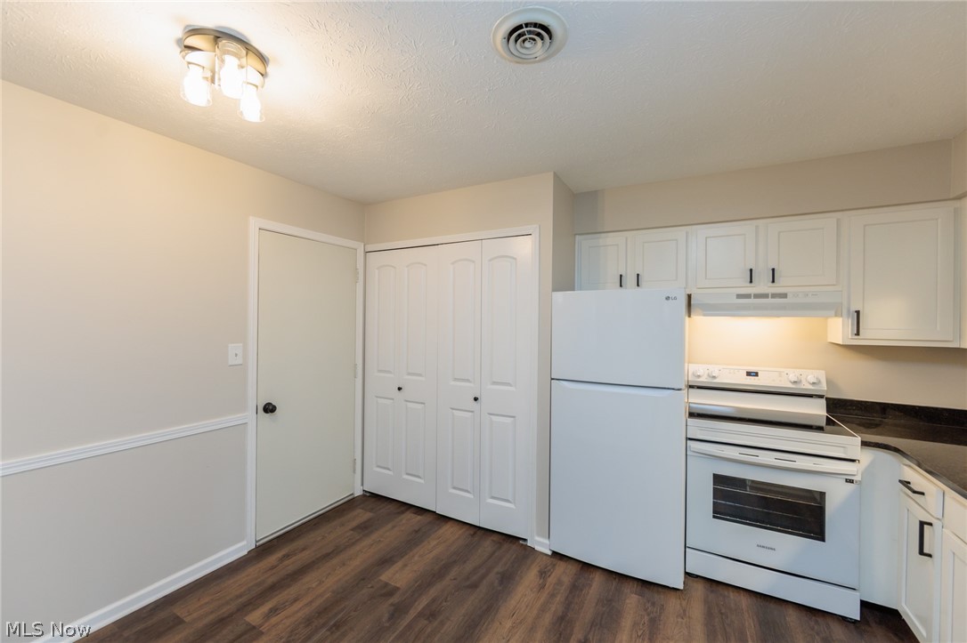 Greenwich Vill Condo - Residential