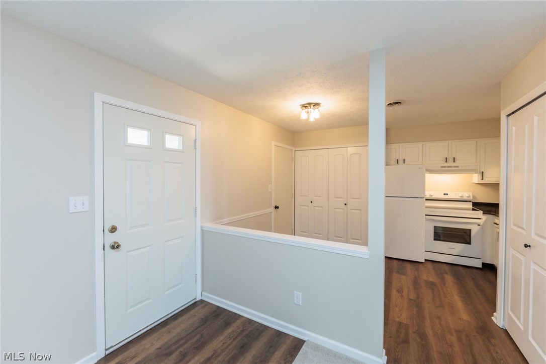 Greenwich Vill Condo - Residential