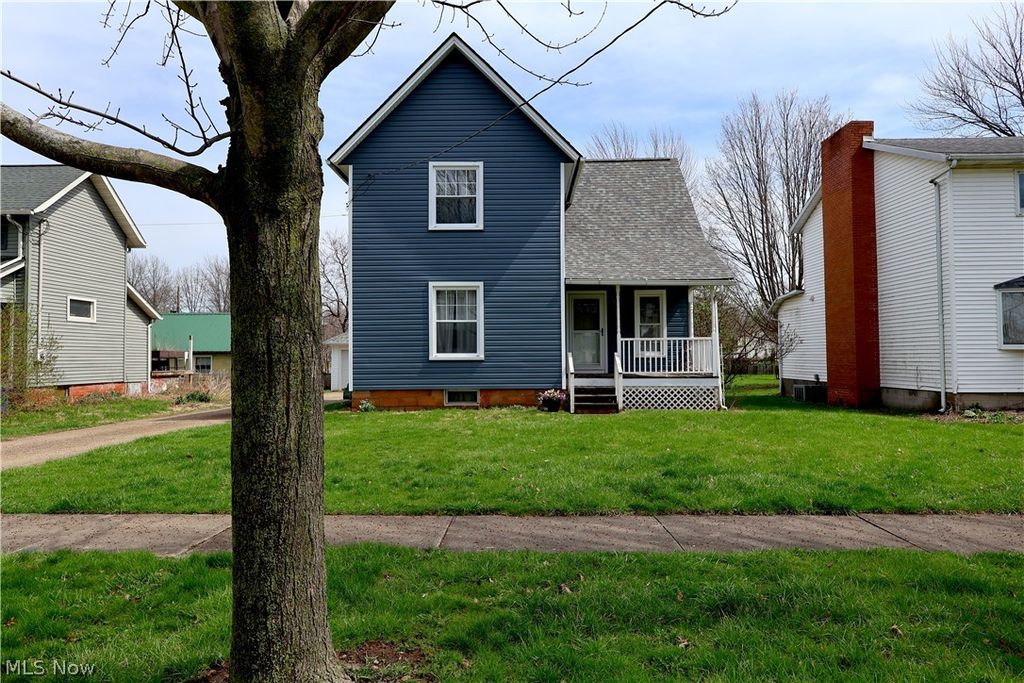 Photo of 138 Middle Street, Wellington, OH 44090 (MLS # 5198526)