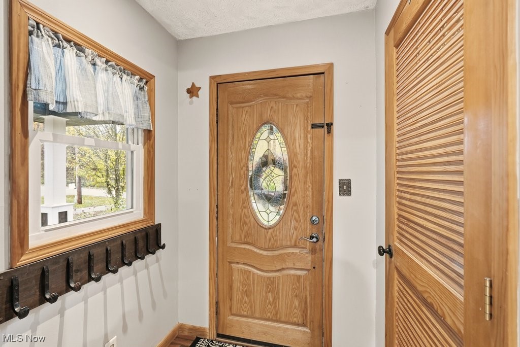 Burton, Ohio 44021, United States, 3 Bedrooms Bedrooms, ,2 BathroomsBathrooms,Residential,Active,240060