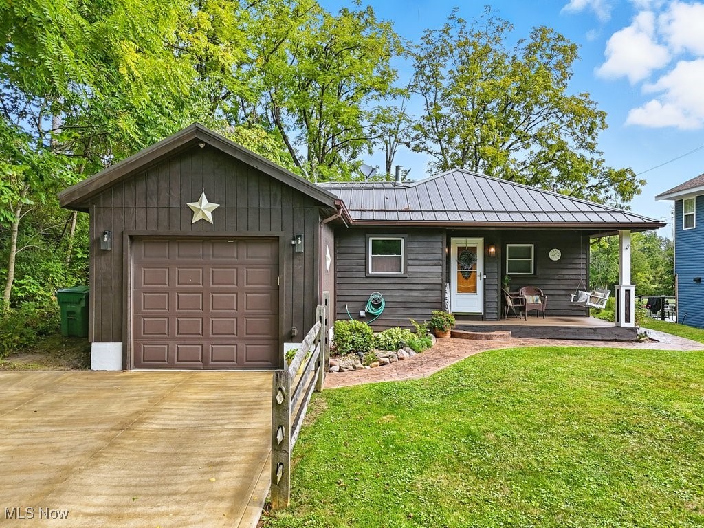 Burton, Ohio 44021, United States, 3 Bedrooms Bedrooms, ,2 BathroomsBathrooms,Residential,Active,240060