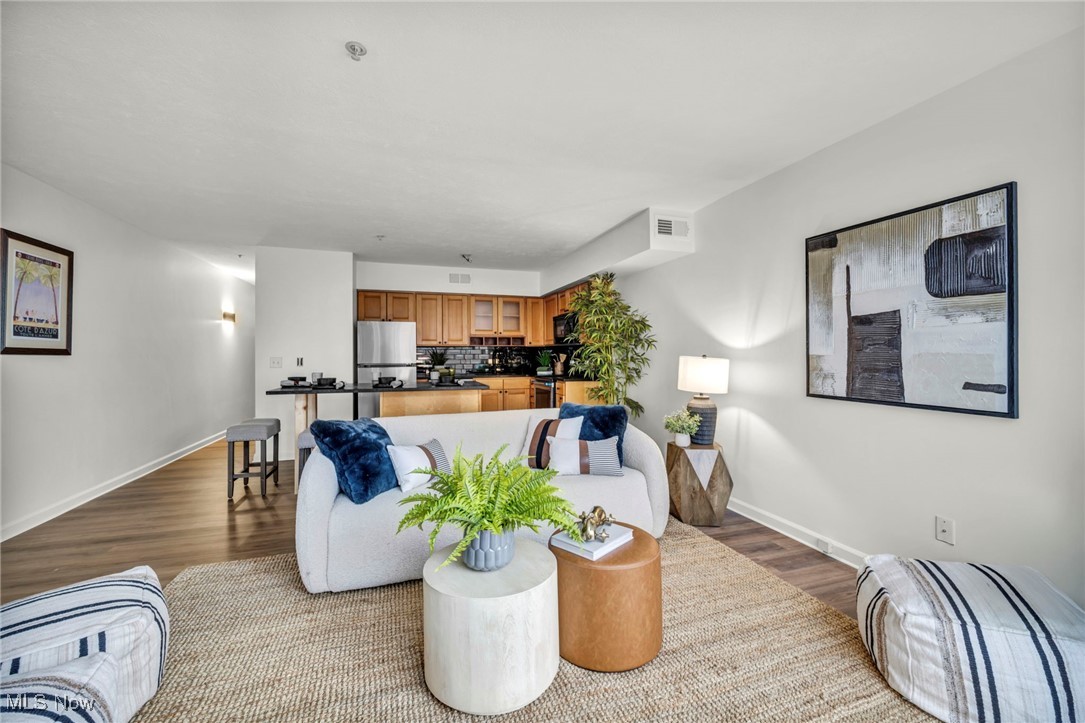 2222 Detroit Avenue 517