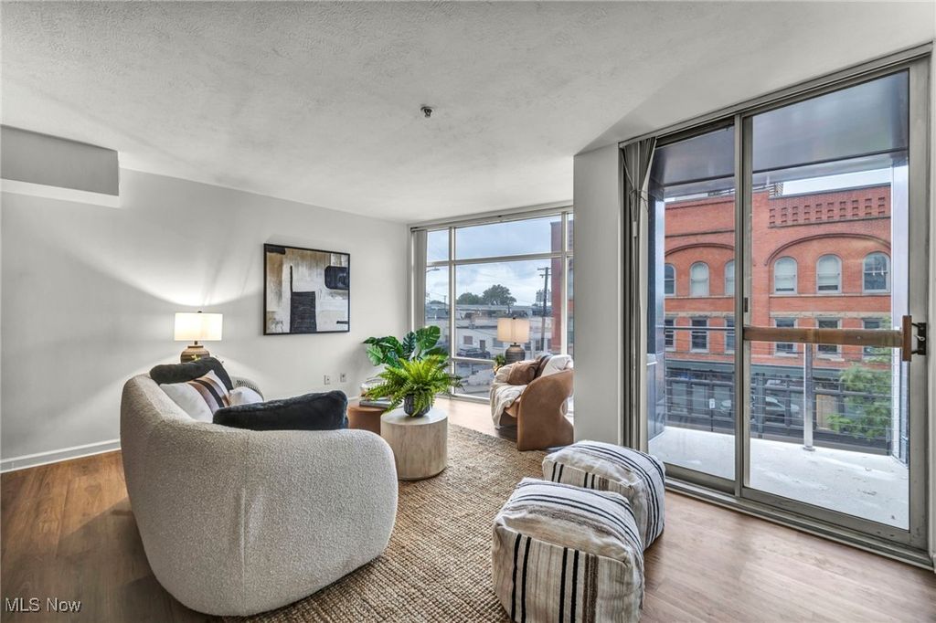 Photo of 2222 Detroit Avenue #517, Cleveland, OH 44113 (MLS # 5163072)