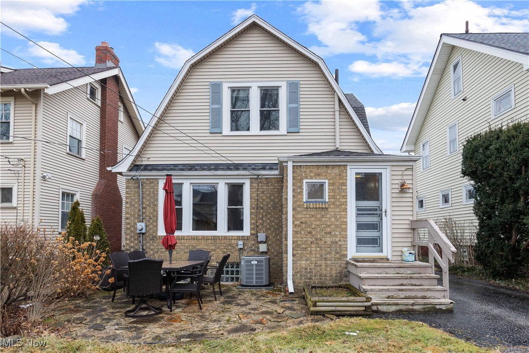 1240 French Avenue, Lakewood, Ohio image 32