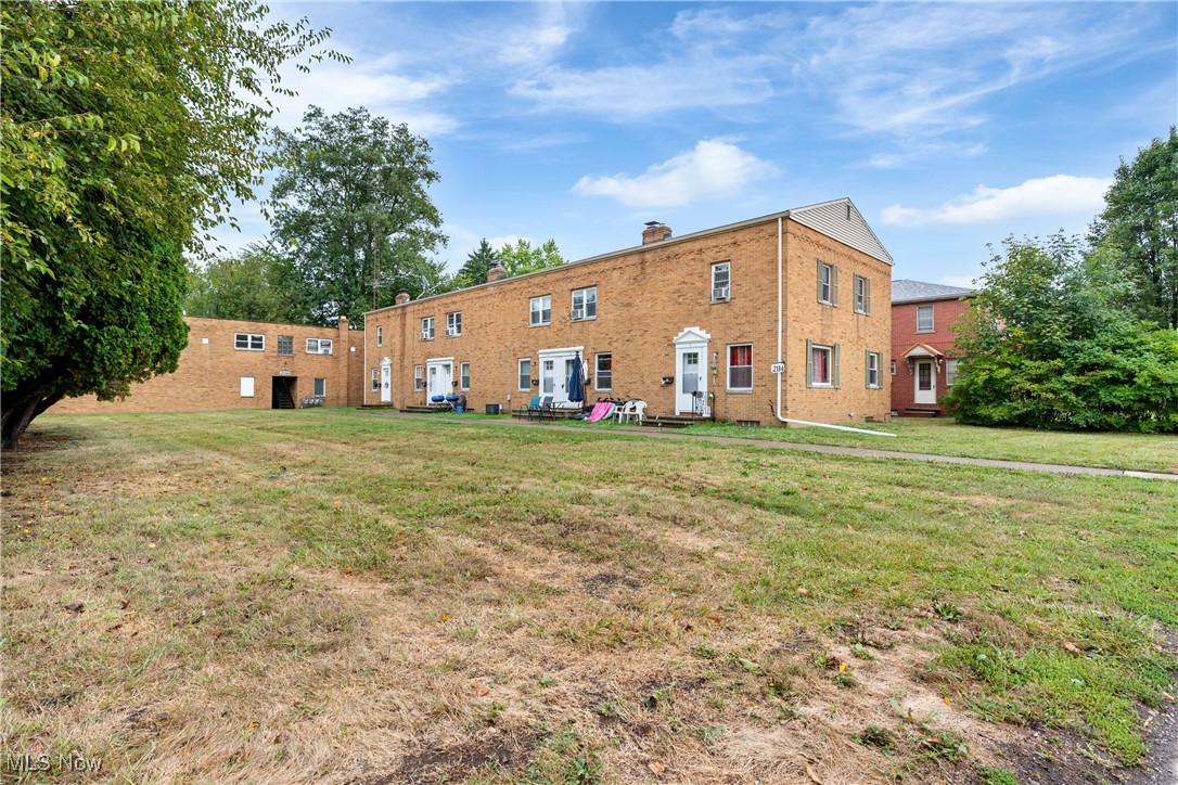 2114 Market Avenue N