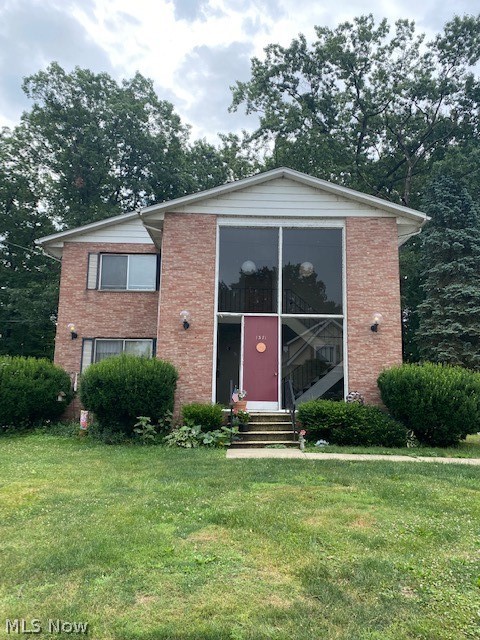 A wonderful opportunity to own a Multi-Family unit in Cuyahoga Falls! Unit 1 monthly rent- $525, Unit 2 monthly rent- $717, Unit 3 monthly rent- $725, Unit 4 monthly rent- $675. Landlord pays water, sewer, trash and common area electric which is $220 a month.