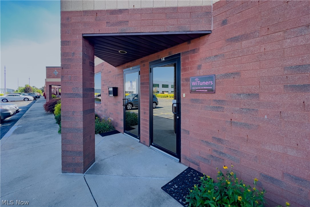 Solon Road Condo - Commercial Sale