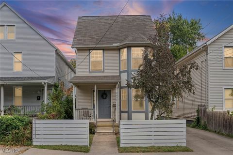 2451 W 7th Street Cleveland OH 44113