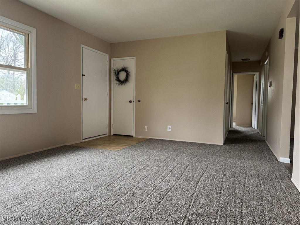3372 Lynwood Drive, Warren, Ohio image 2