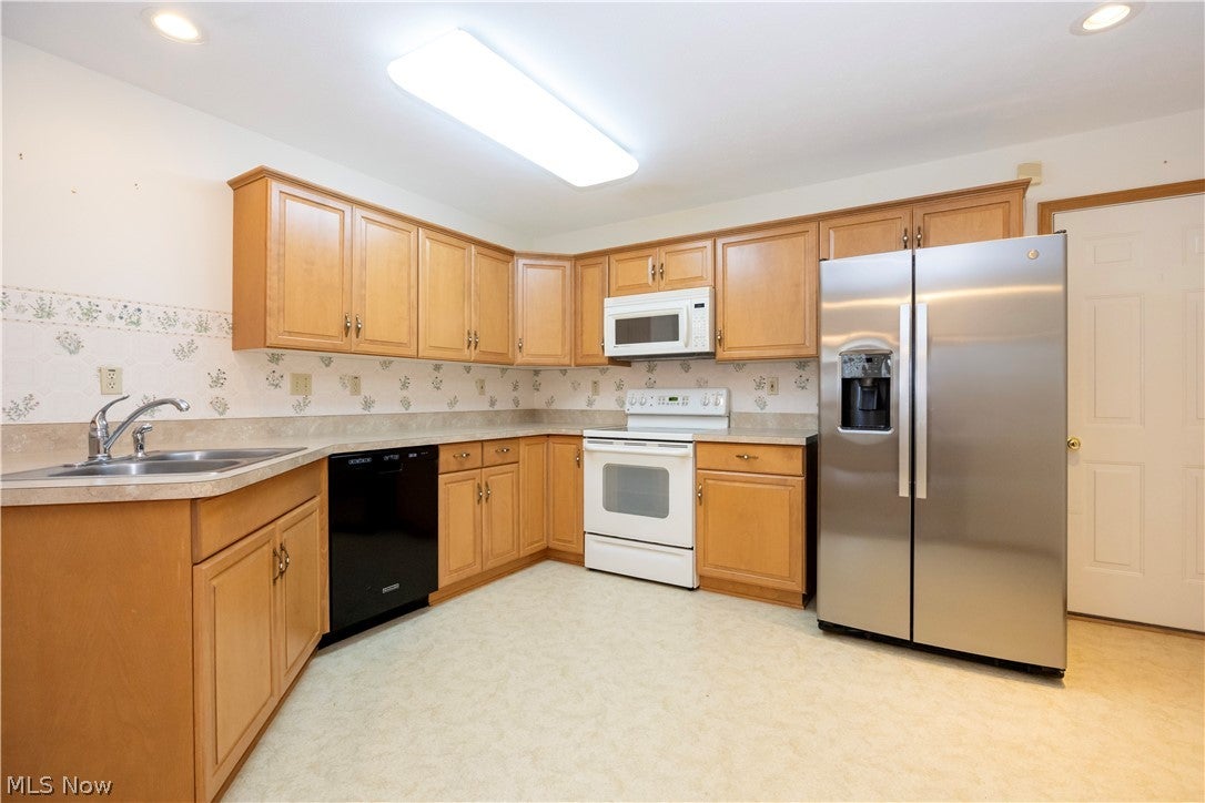 3337 Bayberry Cove