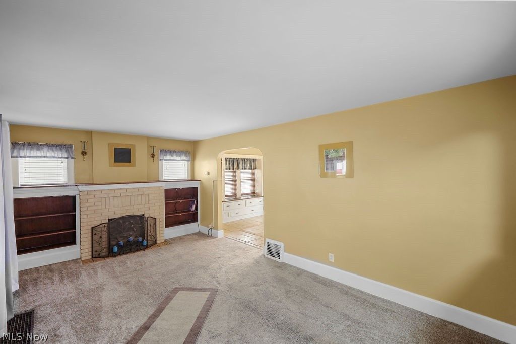 Photo of 1597 Glenmount Avenue, Akron, OH 44301 (MLS # 5195717)