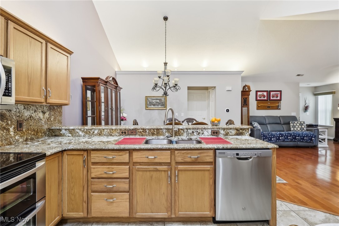 5239 Redford Drive, Brunswick, Ohio image 21