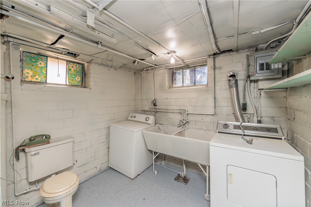 Manor Realty Cos Riverside-Mn - Residential