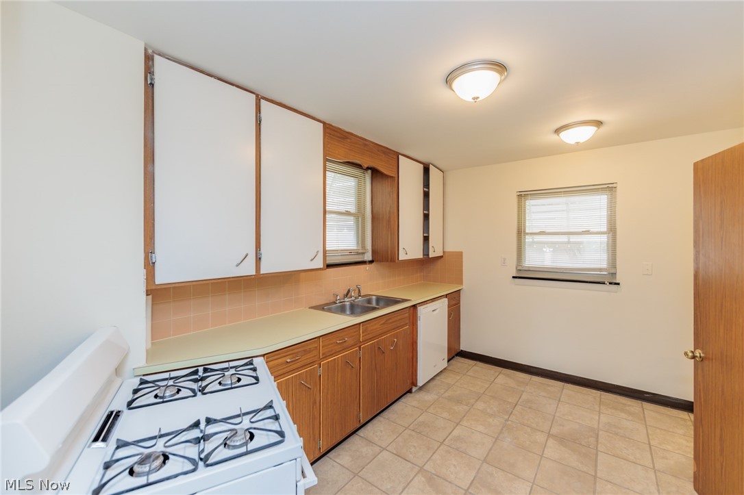 Manor Realty Cos Riverside-Mn - Residential