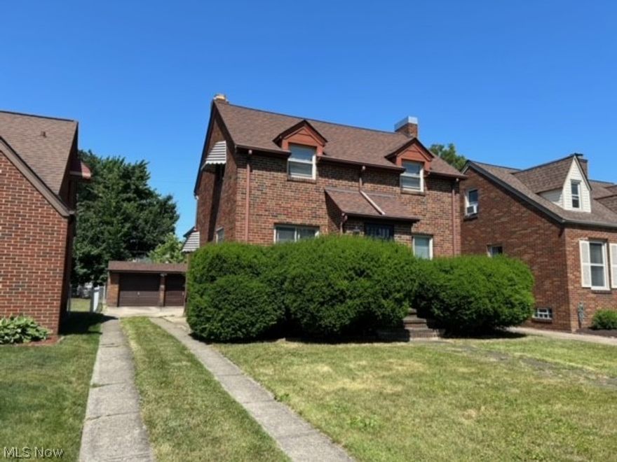 Beautiful Westpark Colonial . Move in condition interior just painted / updated electricial / new carpeting / refinished hardwood floors/
All brick home / Newer roof 2015/ Newer garage doors / newer AC/ updated window. Immediate occupancy upon title transfer / RARE
3 car garage perfect hobbyist, contractor, or store your classic car.