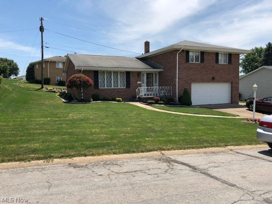 VERY WELL MAINTAINED, SOLID BUILT HOME...MULTI-LEVEL WITH LR,DR,KITCHEN ON FIRST  FLOOR, WITH FAMILY ROOM AND 2 CAR GARAGE A FEW STEP DOWN, UP A FEW STEPS UP TO LARGE BEDROOMS,MASTER BATH, AND FULL BATH... THERE IS ALSO A BATH WITH A SHOWER IN THE LARGE UNFINISHED BASEMENT.VERY CUTE BACK YARD WITH COVERED CEMENT PATIO OFF OF FAMILY ROOM.