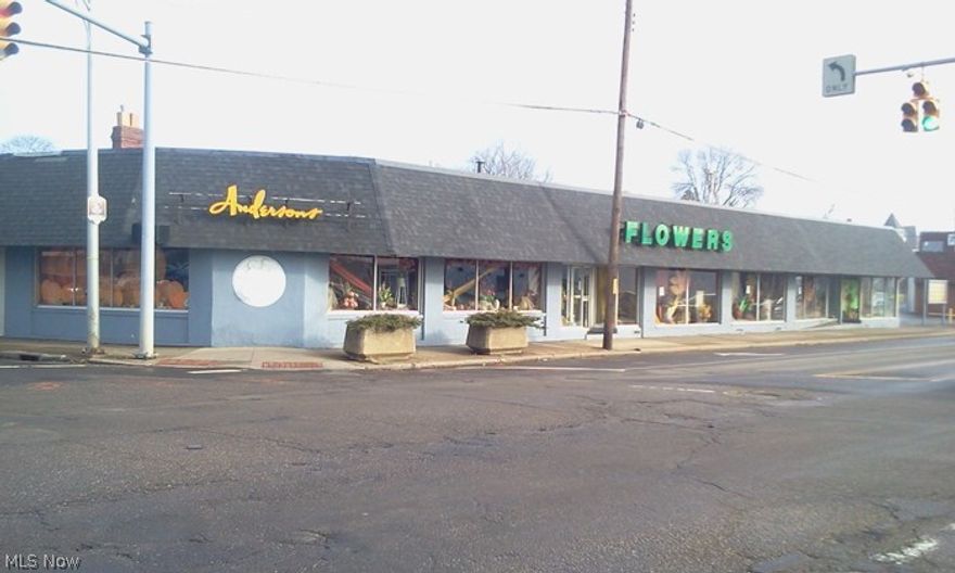 Absolute auction, after 60+ successful years, The Anderson family has out grown this facility and have relocated, all sells to the highest bidder on location:  THURSDAY – JANUARY 15, 2015 – 12:00 NOON Anderson’s Flower Shop
Store Front Building with Parking Lot – Zoned B-3
TERMS ON REAL ESTATE: 20% down auction day, balance due at closing. Buyer's premium of 10% to be added to the final bid to establish the purchase price. Any desired inspections must be made prior to bidding. All information contained herein was derived from sources believed to be correct.