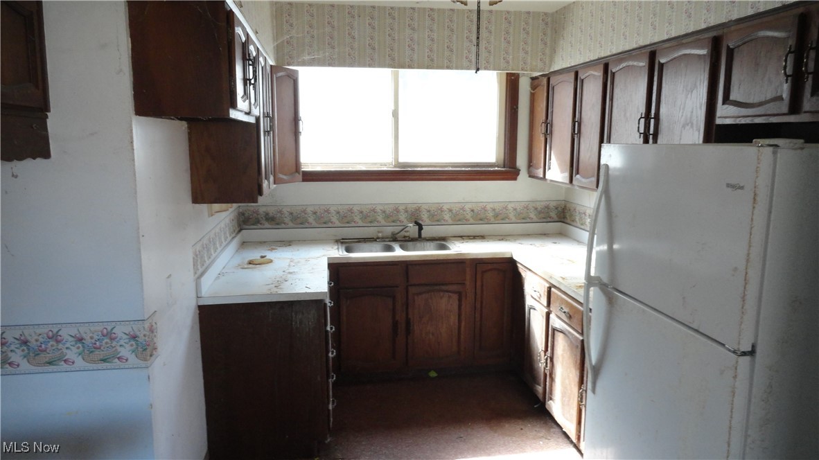 715 Jefferson St, Newell, West Virginia image 5