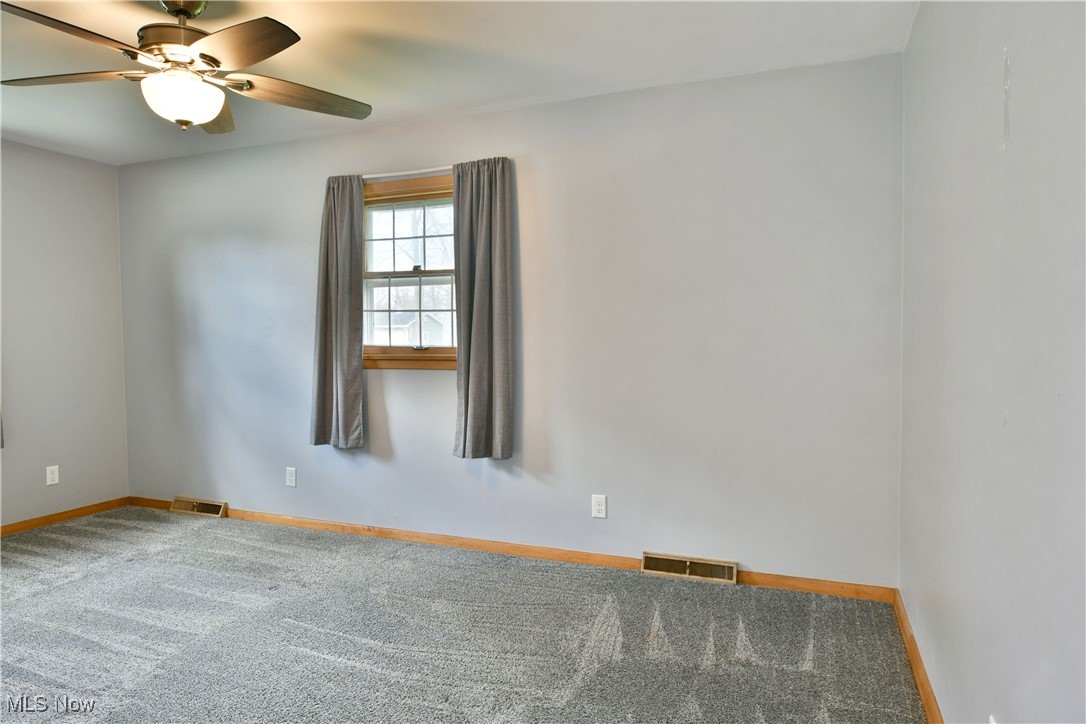 5245 Calla Avenue, Warren, Ohio image 16