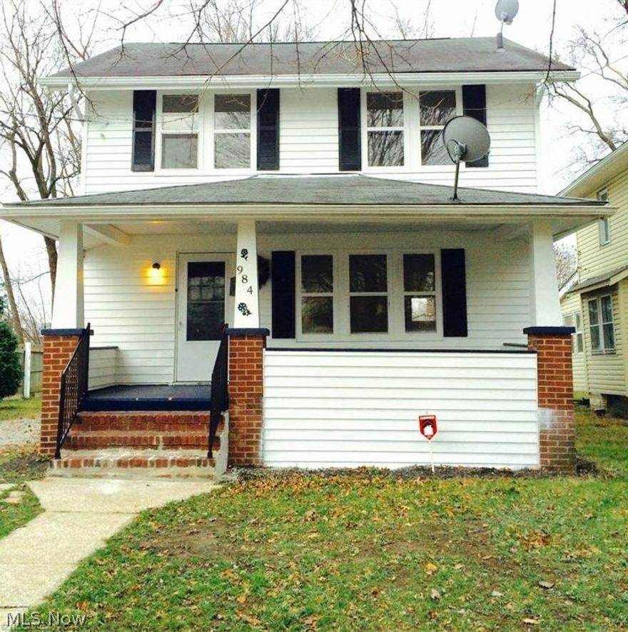 Welcome home to 984 Hunt Street! This home has lovingly been restored and renovated to showcase all of its warmth and charm. Polished oak floors, built-ins and bay window seats are complimented by the FRESH PAINT inside and out. The WATERPROOFED basement has glass block windows throughout, NEWER FURNACE and NEWER HOT WATER TANK. The brand NEW KITCHEN boasts an eat-in space with new counters, a tiled seaglass backsplash and premium wood laminate flooring. You'll also find a large 9x9 bathroom that has been FULLY UPDATED with tiled shower surround, HIS AND HER'S SINK vanities and high grade laminate flooring, there's nothing more to do but relax in this modern bathroom. The Rose Marie Katarina design team has truly poured their hearts into this, schedule your appointment today and see for yourself!
