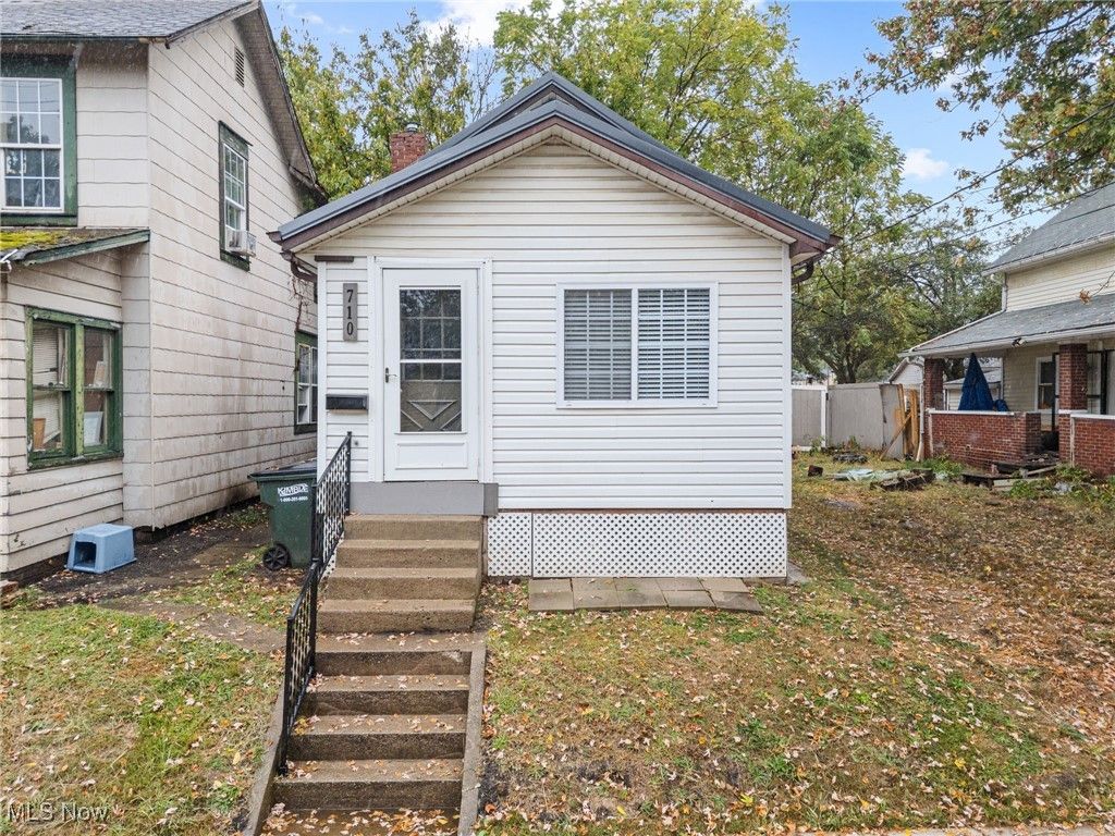 Photo of 710 N Freedom Avenue, Alliance, OH 44601 (MLS # 5174272)