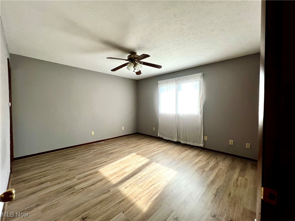 Strongsville, Ohio 44136, United States, 4 Bedrooms Bedrooms, ,3 BathroomsBathrooms,Residential,Contingent,185873