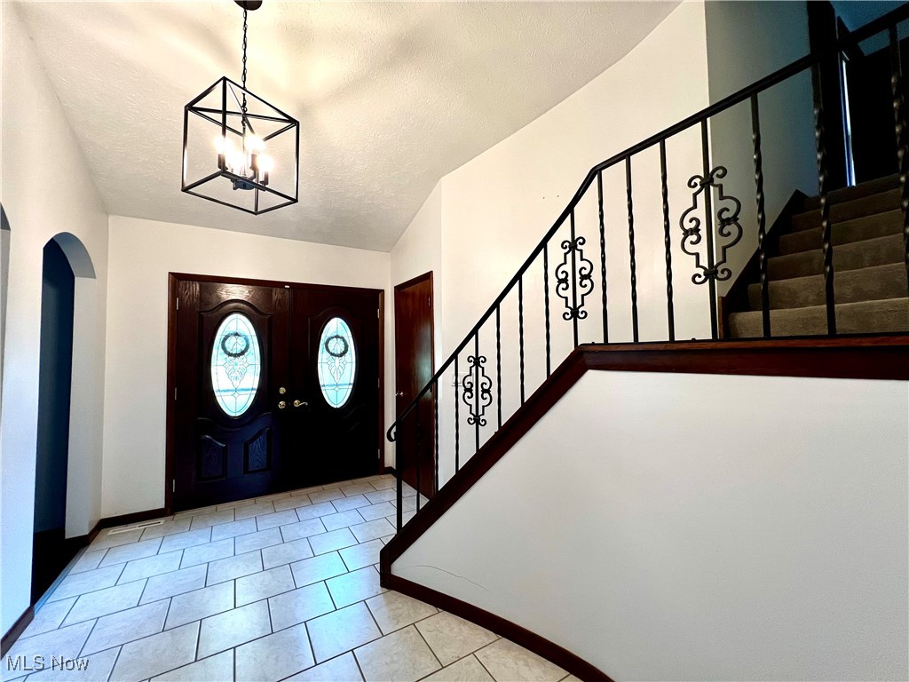 Strongsville, Ohio 44136, United States, 4 Bedrooms Bedrooms, ,3 BathroomsBathrooms,Residential,Contingent,185873