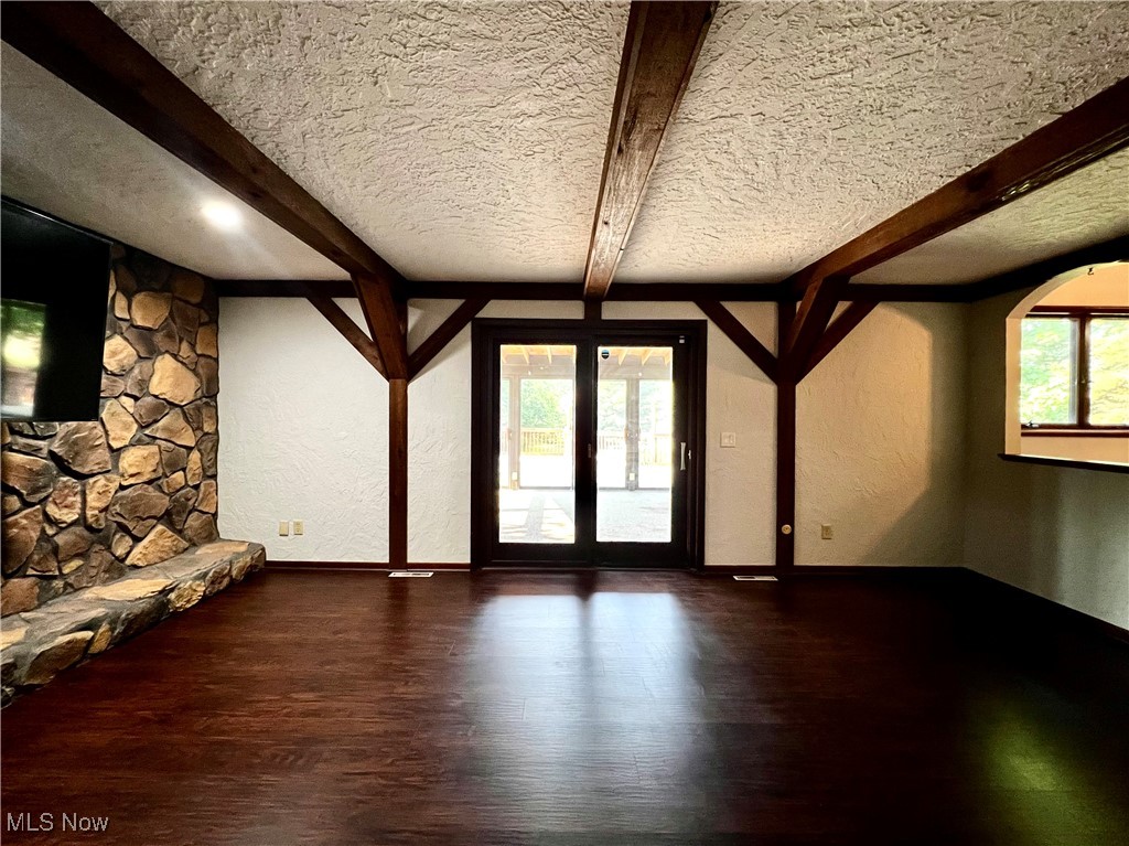 Strongsville, Ohio 44136, United States, 4 Bedrooms Bedrooms, ,3 BathroomsBathrooms,Residential,Contingent,185873