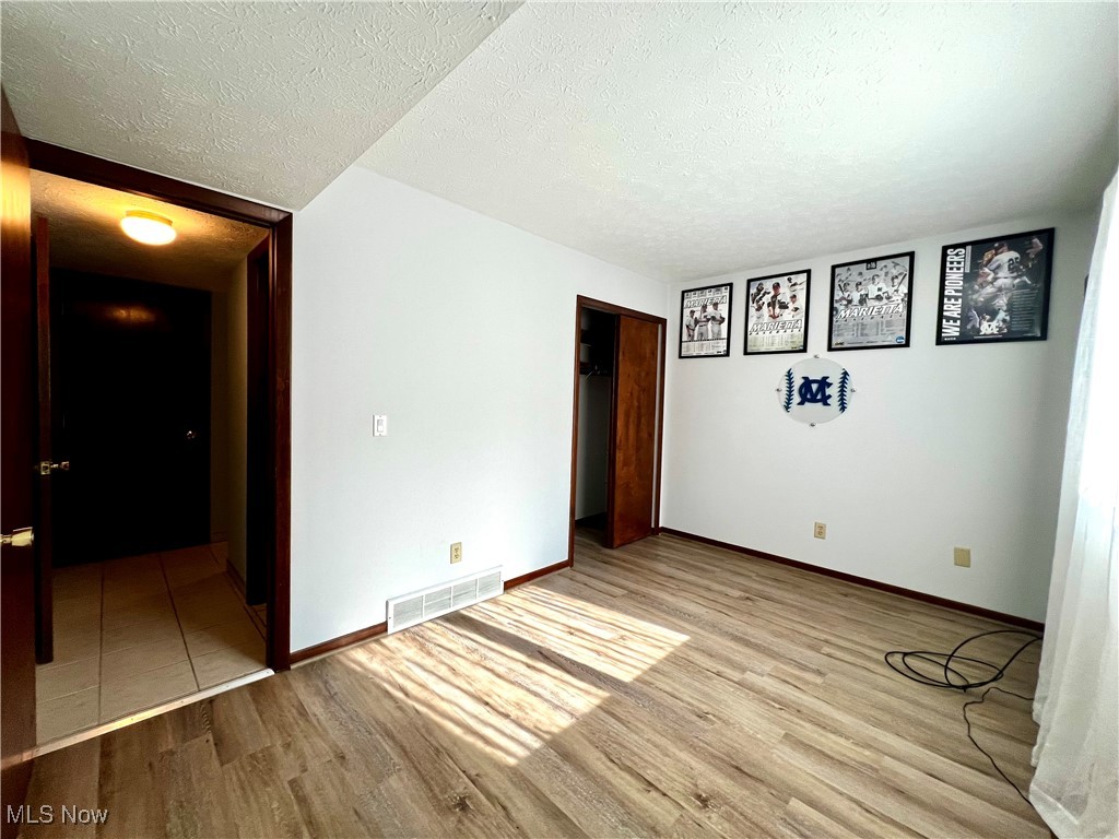 Strongsville, Ohio 44136, United States, 4 Bedrooms Bedrooms, ,3 BathroomsBathrooms,Residential,Contingent,185873