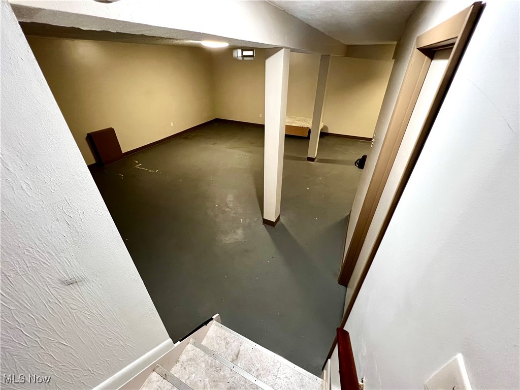 Strongsville, Ohio 44136, United States, 4 Bedrooms Bedrooms, ,3 BathroomsBathrooms,Residential,Contingent,185873