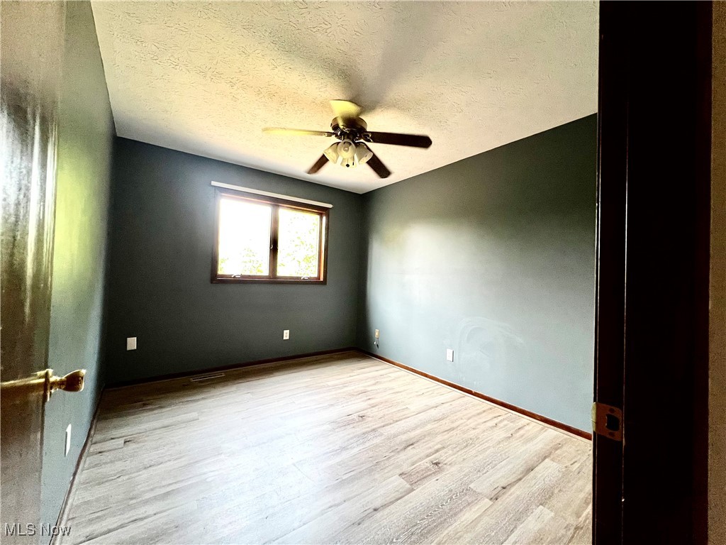 Strongsville, Ohio 44136, United States, 4 Bedrooms Bedrooms, ,3 BathroomsBathrooms,Residential,Contingent,185873