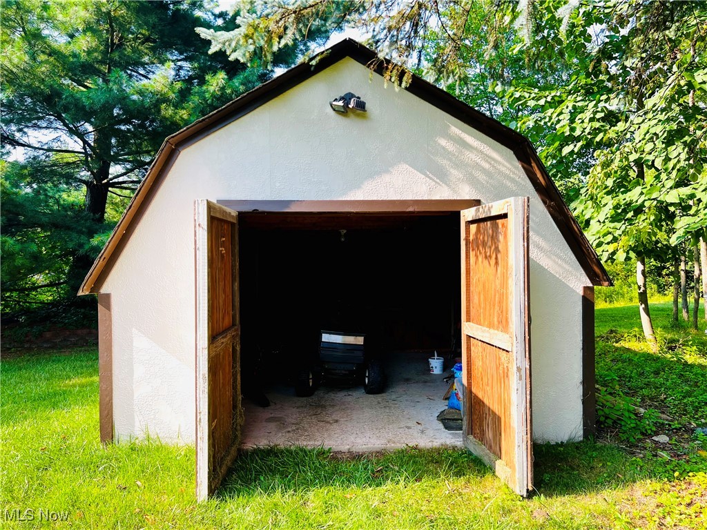 Strongsville, Ohio 44136, United States, 4 Bedrooms Bedrooms, ,3 BathroomsBathrooms,Residential,Contingent,185873