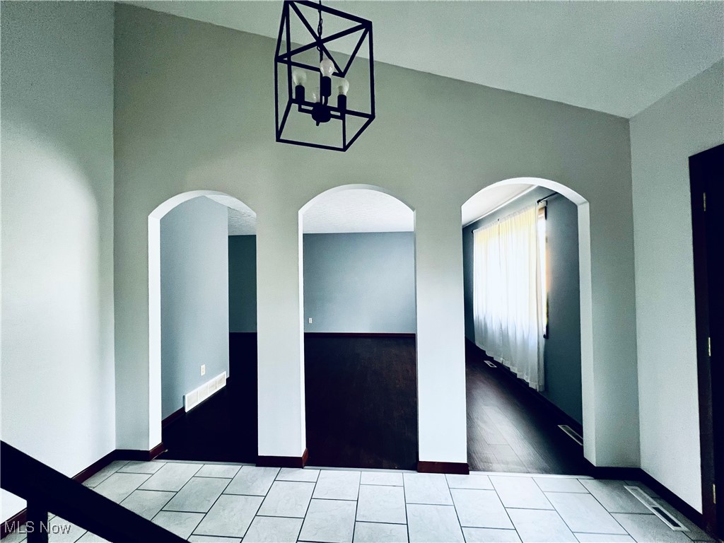 Strongsville, Ohio 44136, United States, 4 Bedrooms Bedrooms, ,3 BathroomsBathrooms,Residential,Contingent,185873